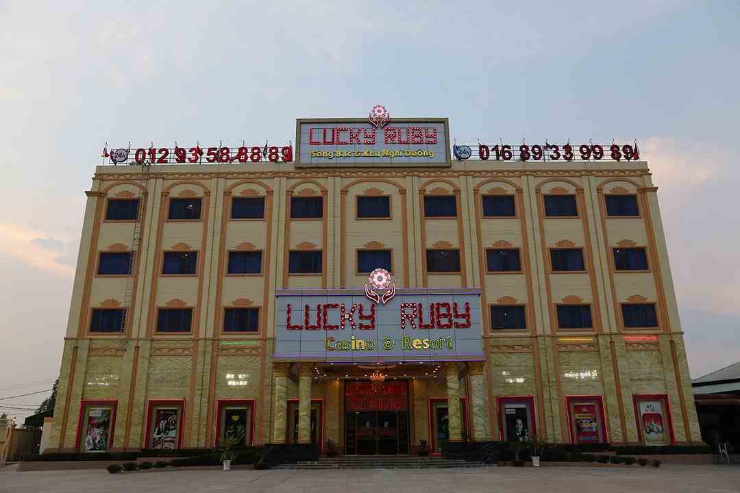 Dịch vụ Jacuzzi của Lucky Ruby Border Casino