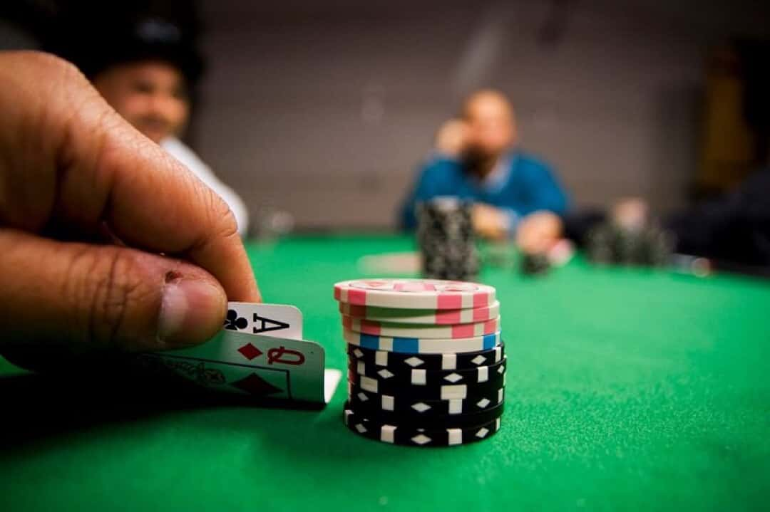 Xì tố online bao gồm Texas Hold ‘Em và 7 dạng khác